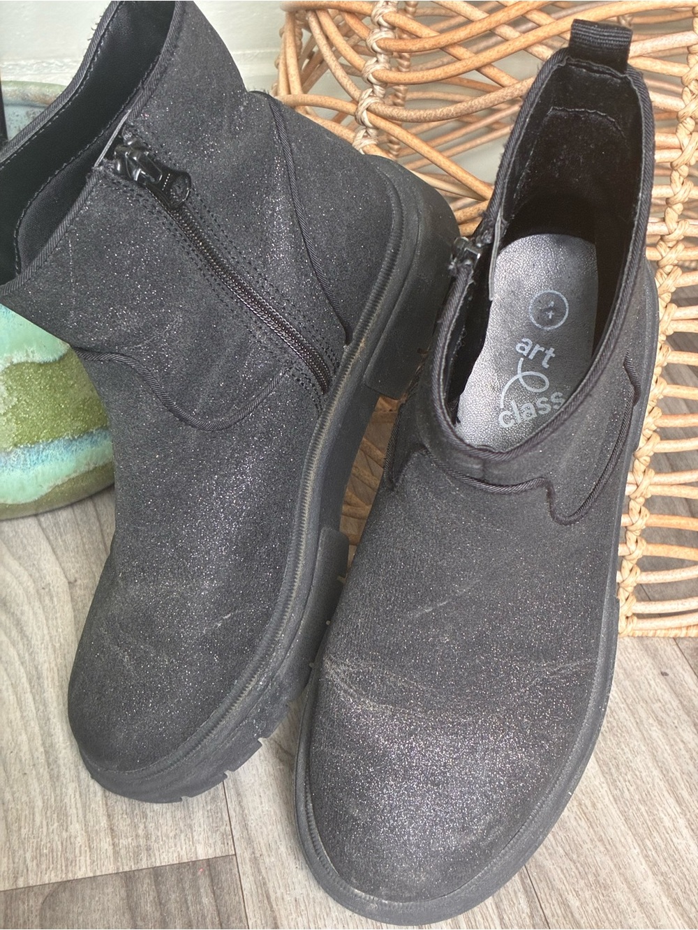 Art class girls Black Glitter boots